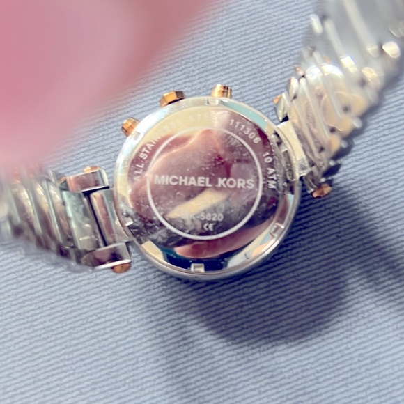 Michael Kors watch for very small wrist - Picture 3 of 4